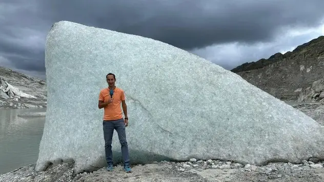 Grosse Eisblöcke im Vorfeld des Rhonegletschers.