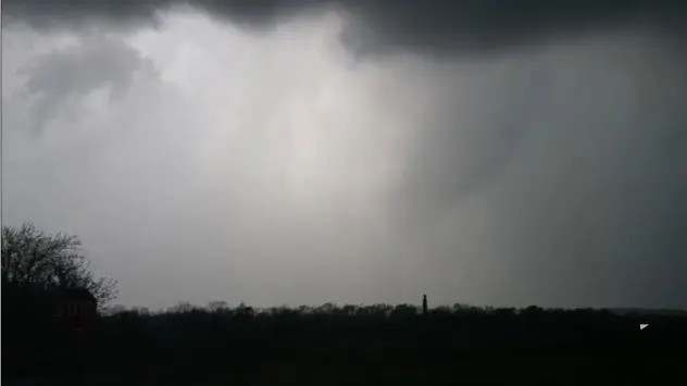 rain wrapped tornado near redfield kansas