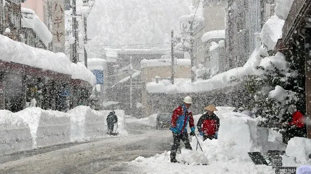 În Tokamachi, aproape în fiecare iarnă există perioade cu ninsori abundente.