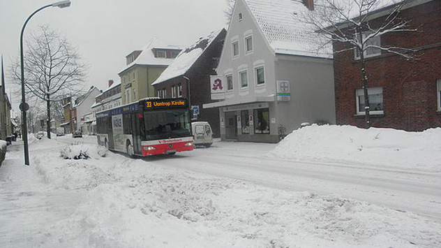 Hamm verschneit - Bus kommt kaum voran