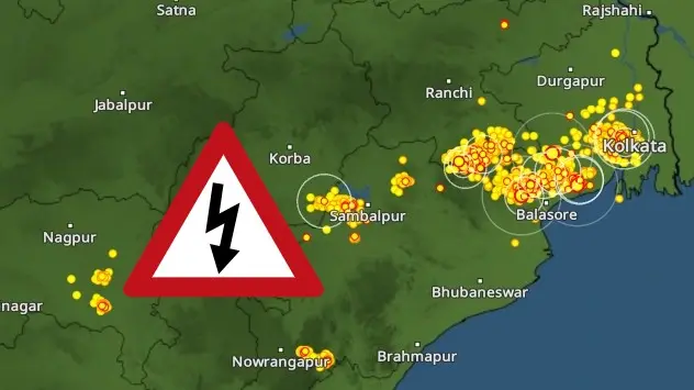 Lightning strikes in Kolkata 