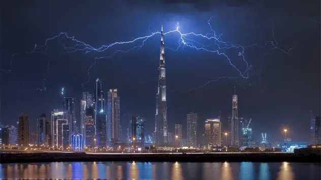 Dubai alluvione naturale o artificiale?