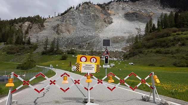 Road closure due to landslide in Brienz