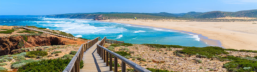 Ein Weg zum Strand an der Algarve