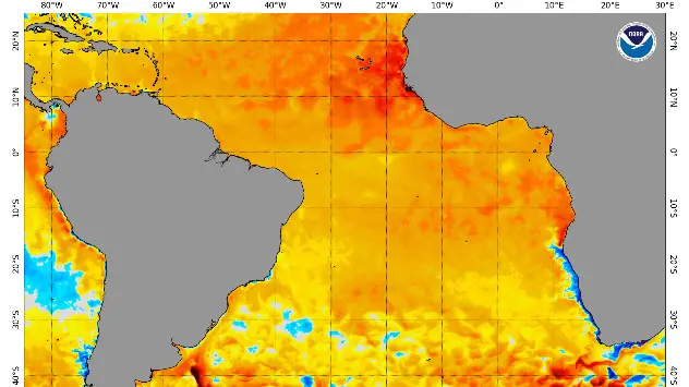 L'enorme quantità di calore accumulata in Atlantico favorisce le risalite di aria calda subtropicale