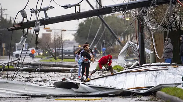 Schade na een tornado in Pasadena, Texas. 