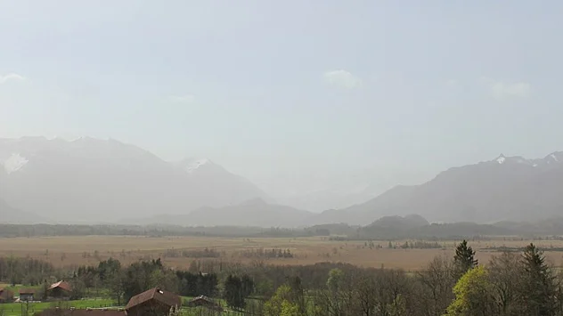 Feinstaub in Murnau Himmel getrübt - WetterRadar zeigt Sahastaubwolke