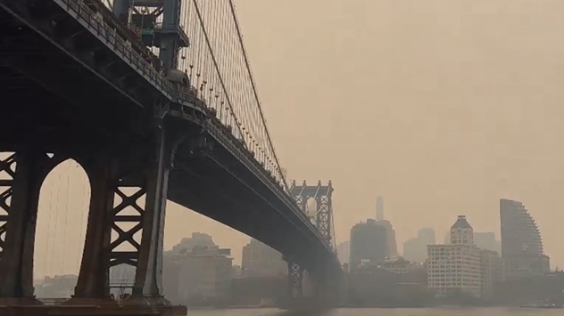 New York City ist komplett in eine gesundheitsschädliche Rauchwolke eingehüllt.