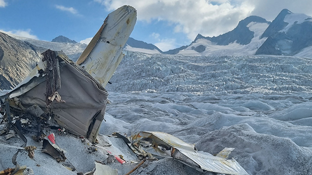 Flugzeugwrack auf dem Aletschgletscher