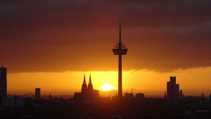 Köln bei Sonnenaufgang (c) Di-Diana via Wettermelder