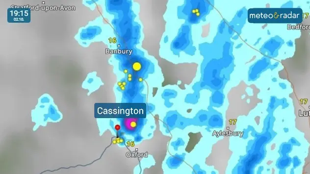 Radarul nostru meteo arată furtunile care au trecut deasupra regiunii în momentul al exploziei din apropierea satului Cassington.