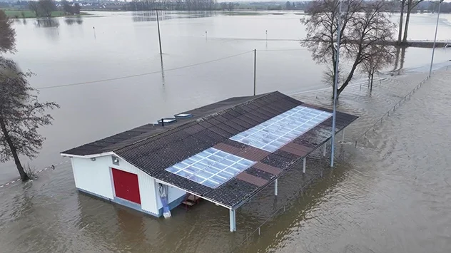 Haus in Riedlingen am Rheinufer unter Wasser