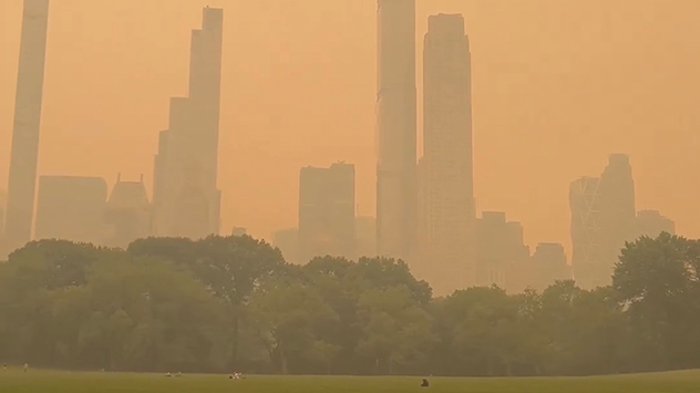 New York City ist komplett in eine gesundheitsschädliche Rauchwolke eingehüllt. 