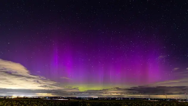 Aurora boreală, văzută în centrul Germaniei, în Ense