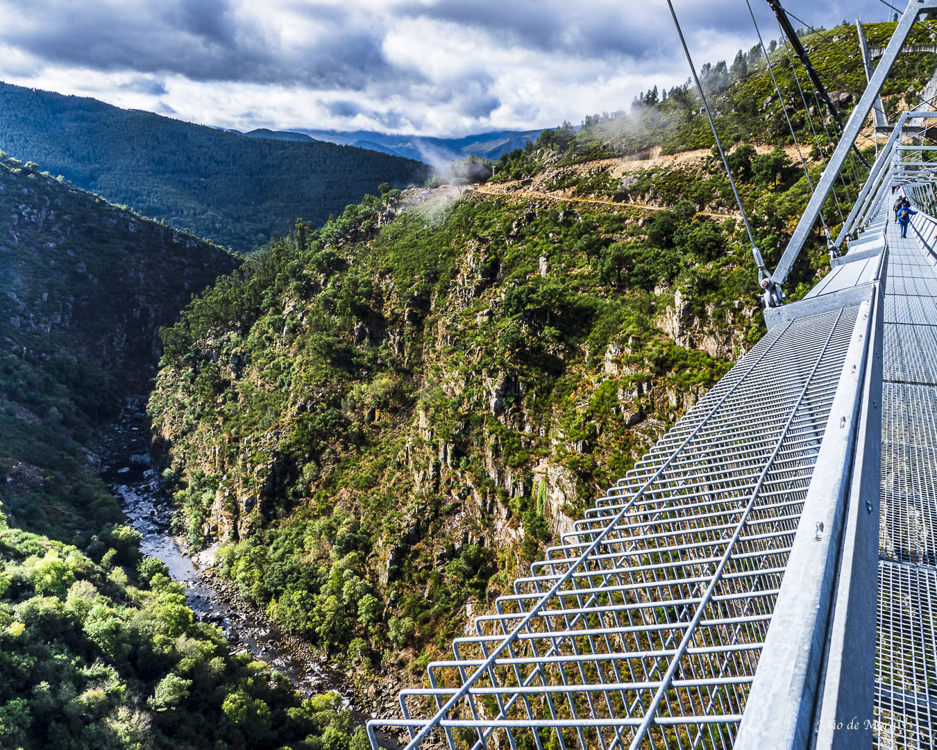 Arouca Bridge: Early Morning View