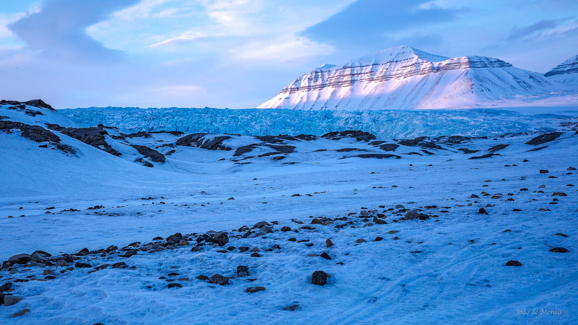 White Night by the Nordenskiöldbreen (glacier) at 2:30 a.m