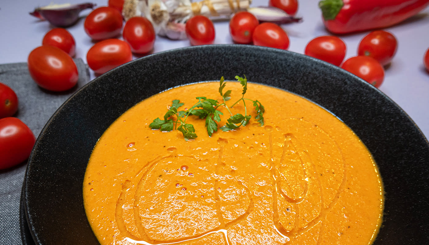 Punainen kookoscurry-keitto