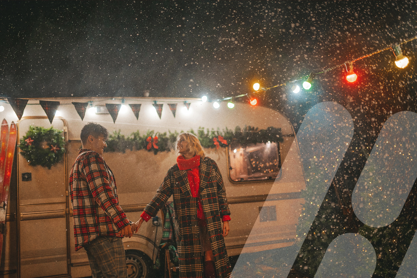 Glückliches Paar an Weihnachten
