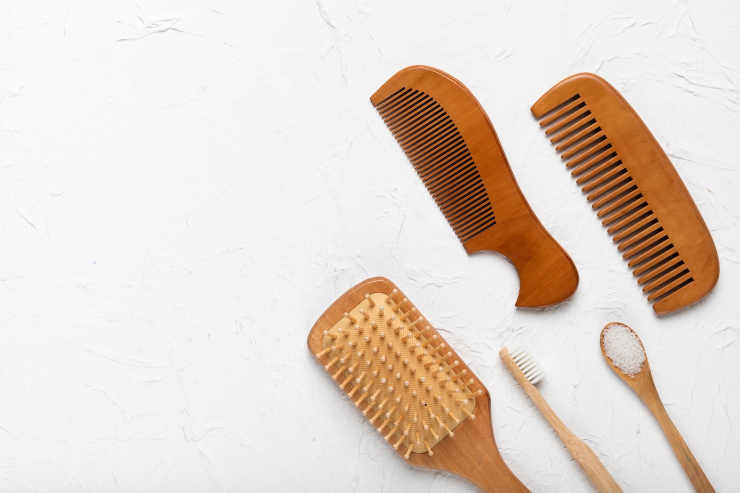 top-view-brush-combs-table 23-2148287755