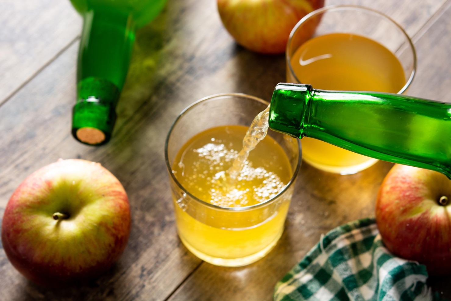 How To Use Apple Cider Vinegar For Dandruff Relief