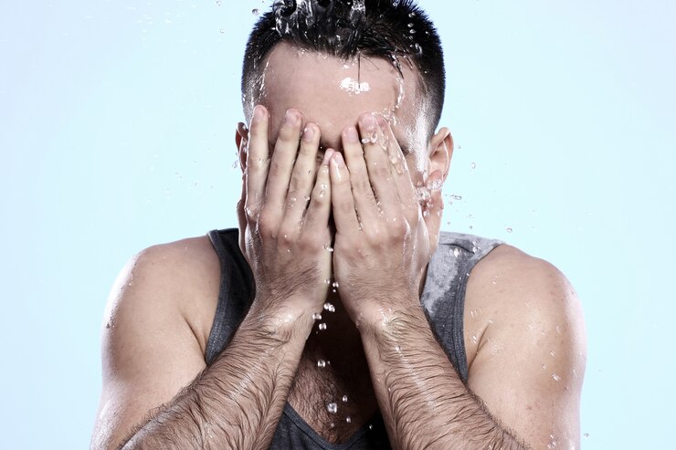 guy-washing-his-face 144627-20517