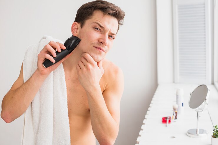 shaving-concept-with-attractive-man 23-2148121814