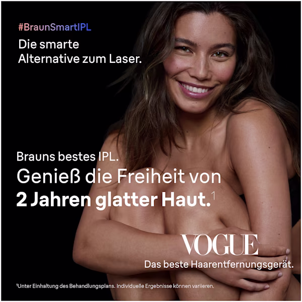 Bild der Hautwertschätzung einer Frau, die die Freiheit von zwei Jahren glatter Haut genießt. Bild der Hautwertschätzung einer Frau, die die Freiheit von zwei Jahren glatter Haut genießt.