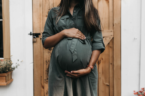 pregnant-woman-covid-RS