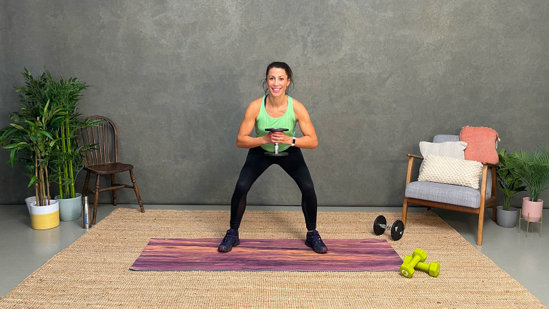 Perimenopause strength training: why this type of training is a must and  how to start