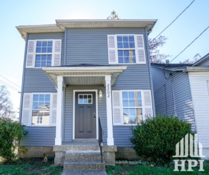 2202-W-Oak-St