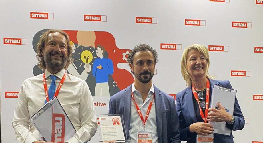 Marco Cavone di Telepass Digital ritira il Premio Innovazione Smau 2021.
