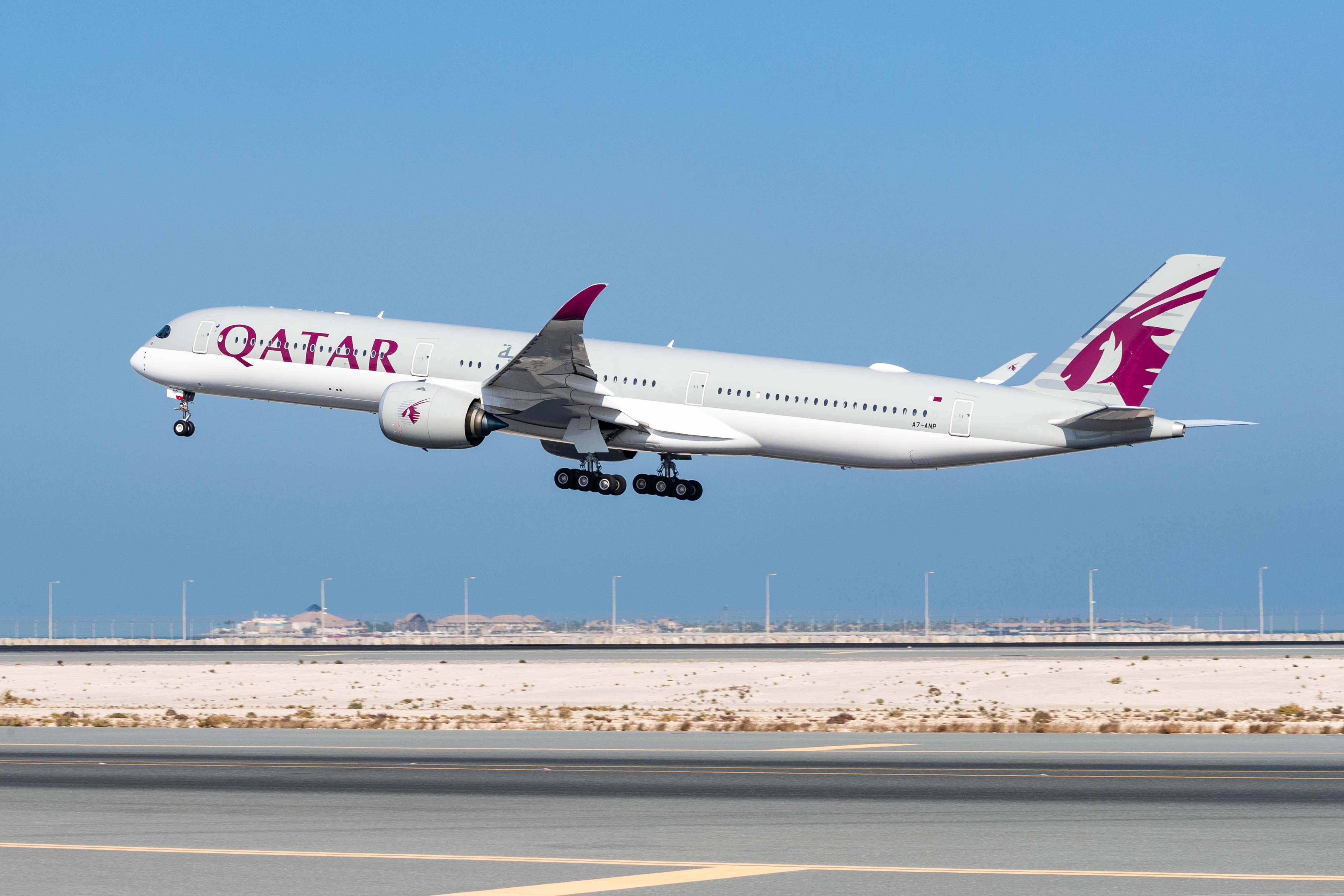 Qatar Airways plane
