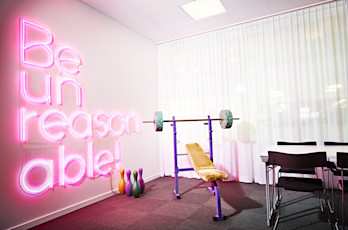 Medium Presentation 72DPI-Klarna ConferenceRoom 001