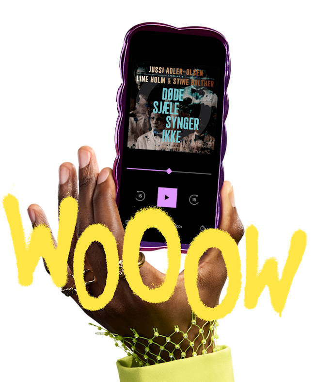 En bruger af BookBeat holder en telefon, der viser BookBeat-appen
