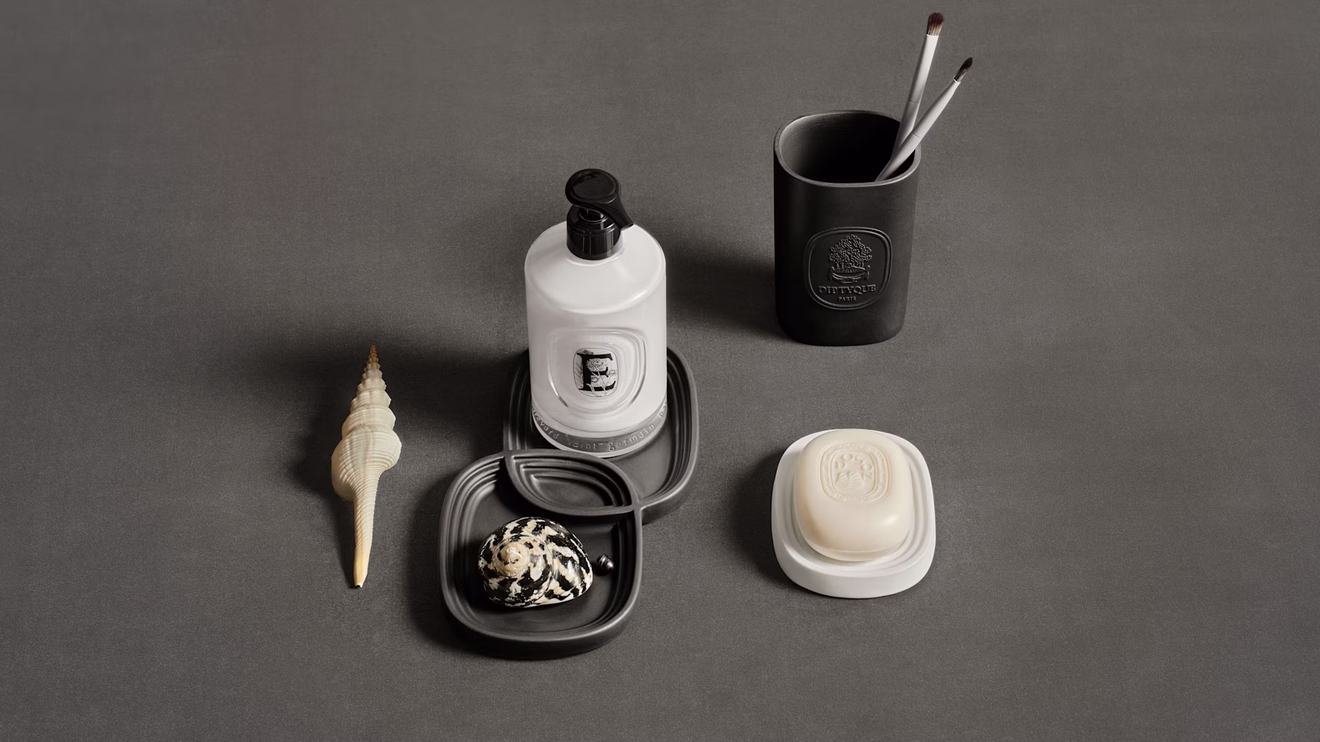 Black and white biscuit porcelain