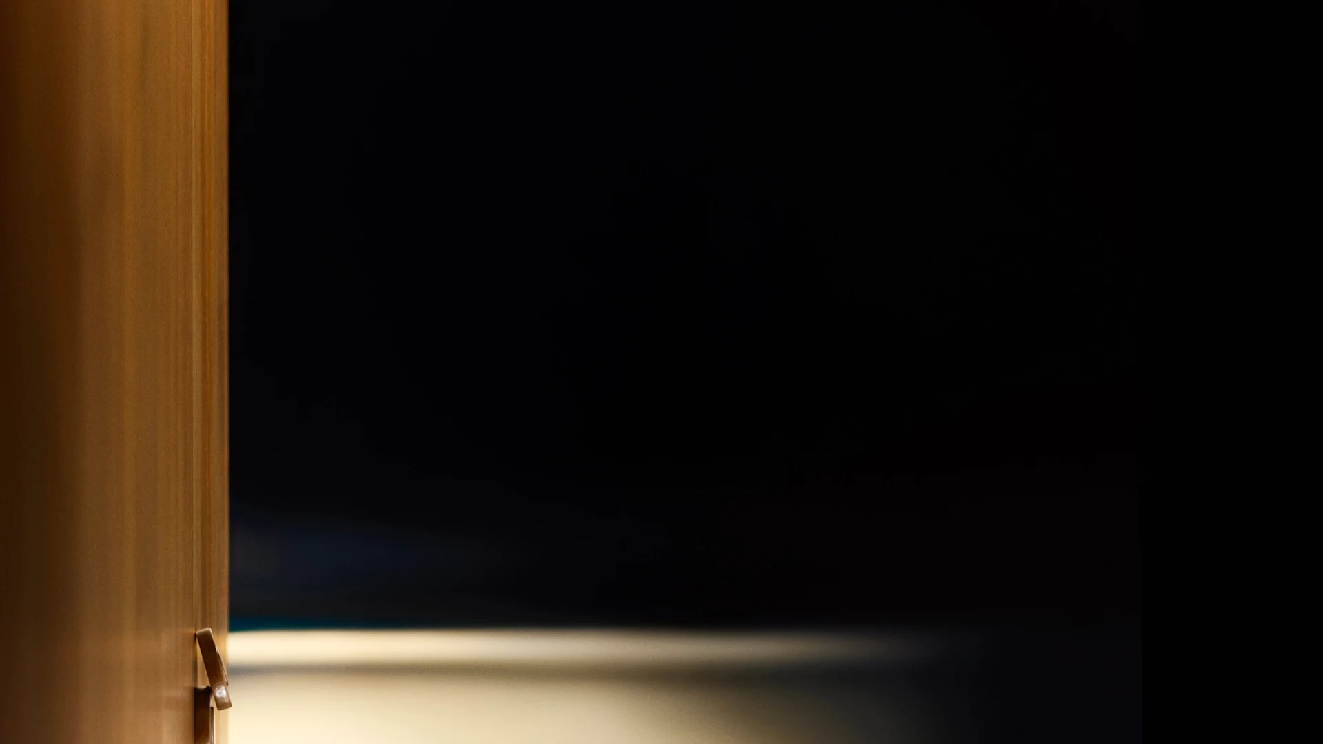 [orpheon minisite 2026] fond room4 16x9 slice 1