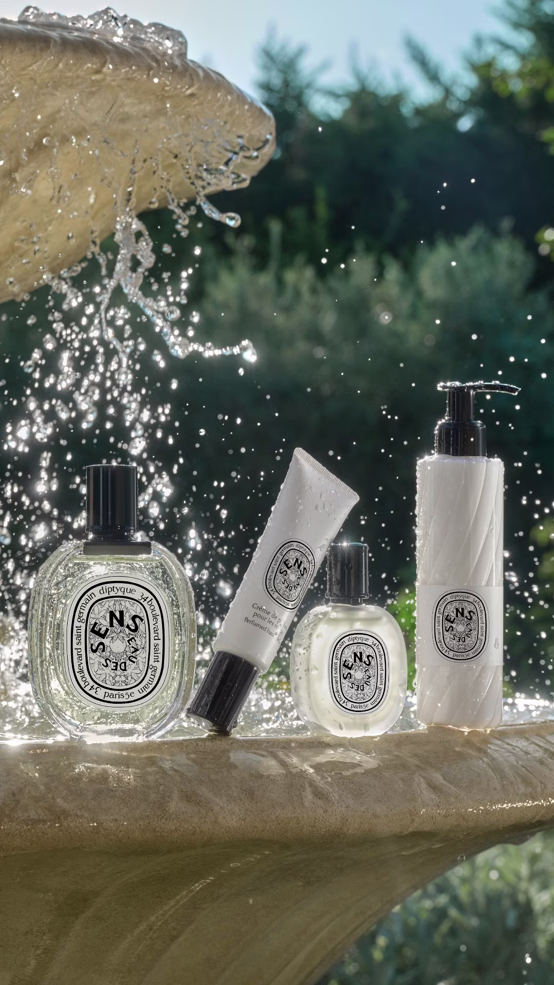 Experience Eau des Sens in multiple gestures