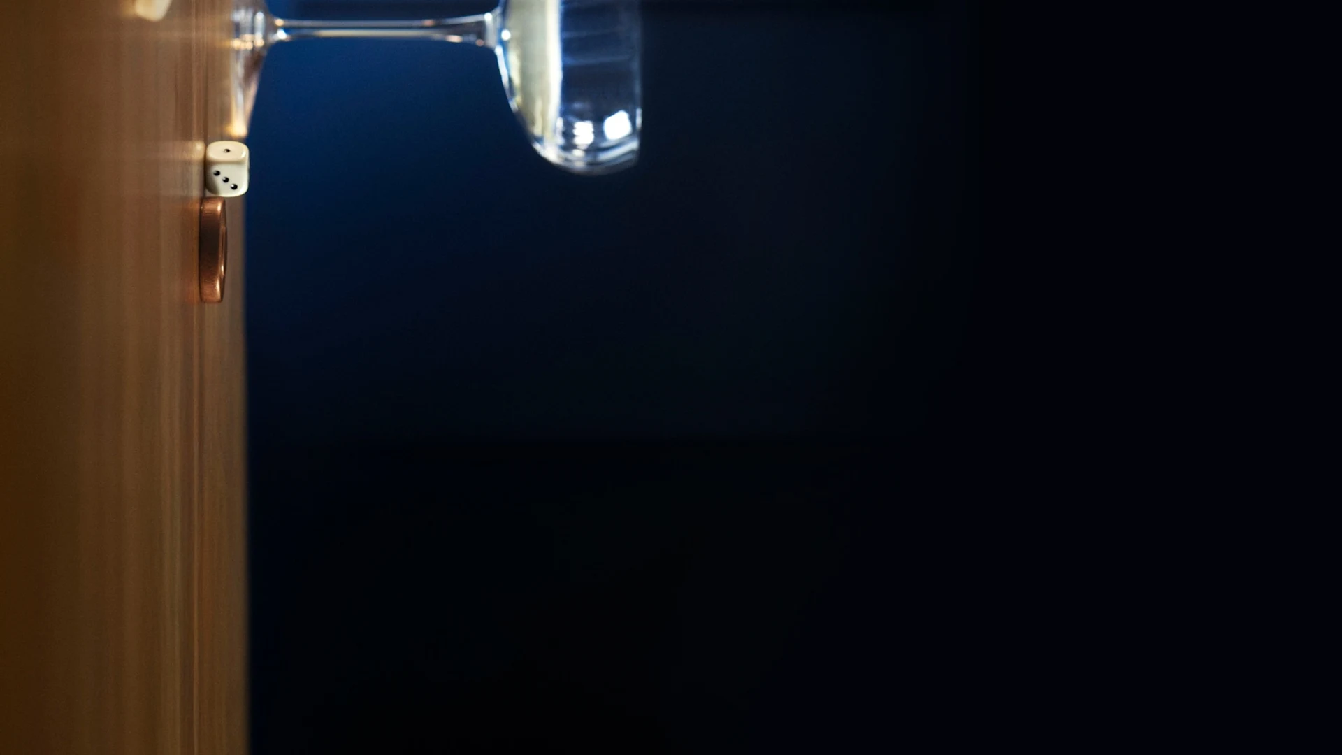 [orpheon minisite 2026] fond room4 16x9 slice 6