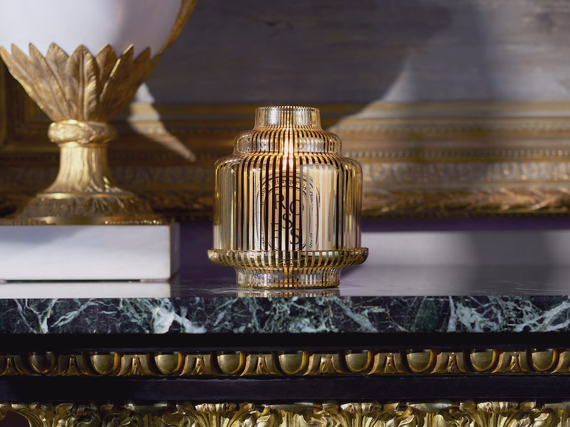 Golden accessories for your candles