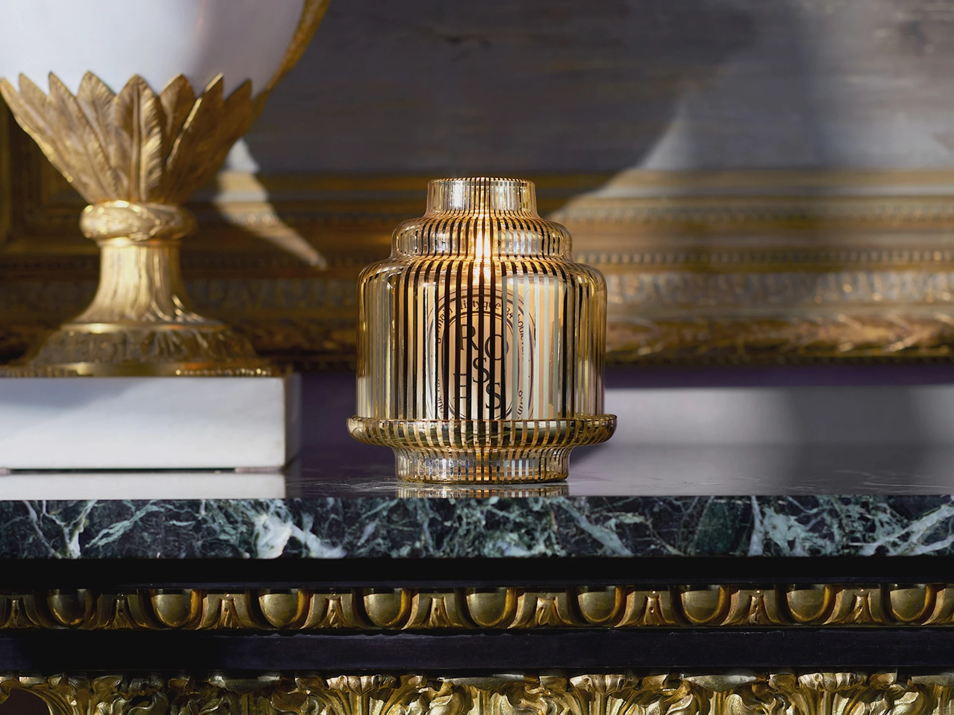 Golden accessories for your candles