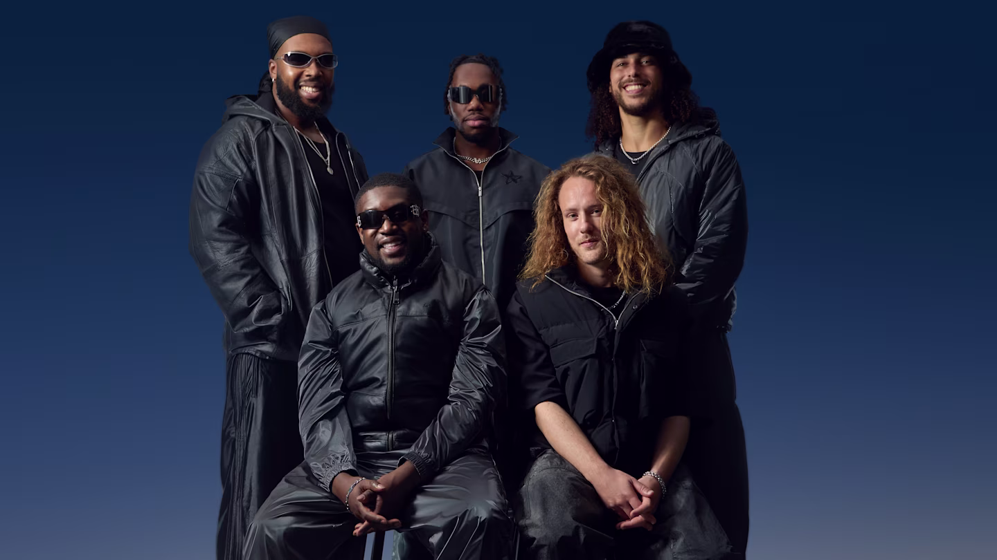 Ezra Collectiveについて