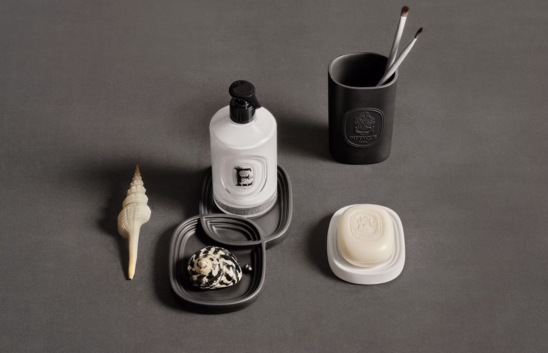 Black and white biscuit porcelain