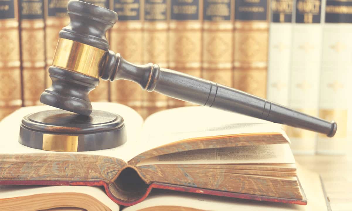 FTX Investors Sue Bankman-Fried Over Yield-Bearing Crypto Accounts (Report)