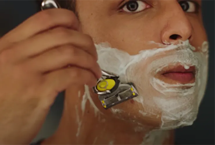 Ottenere una rasatura con Gillette Proshield