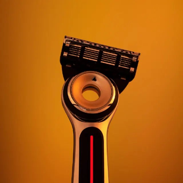 Image 6 Gillette Labs Heated Razor