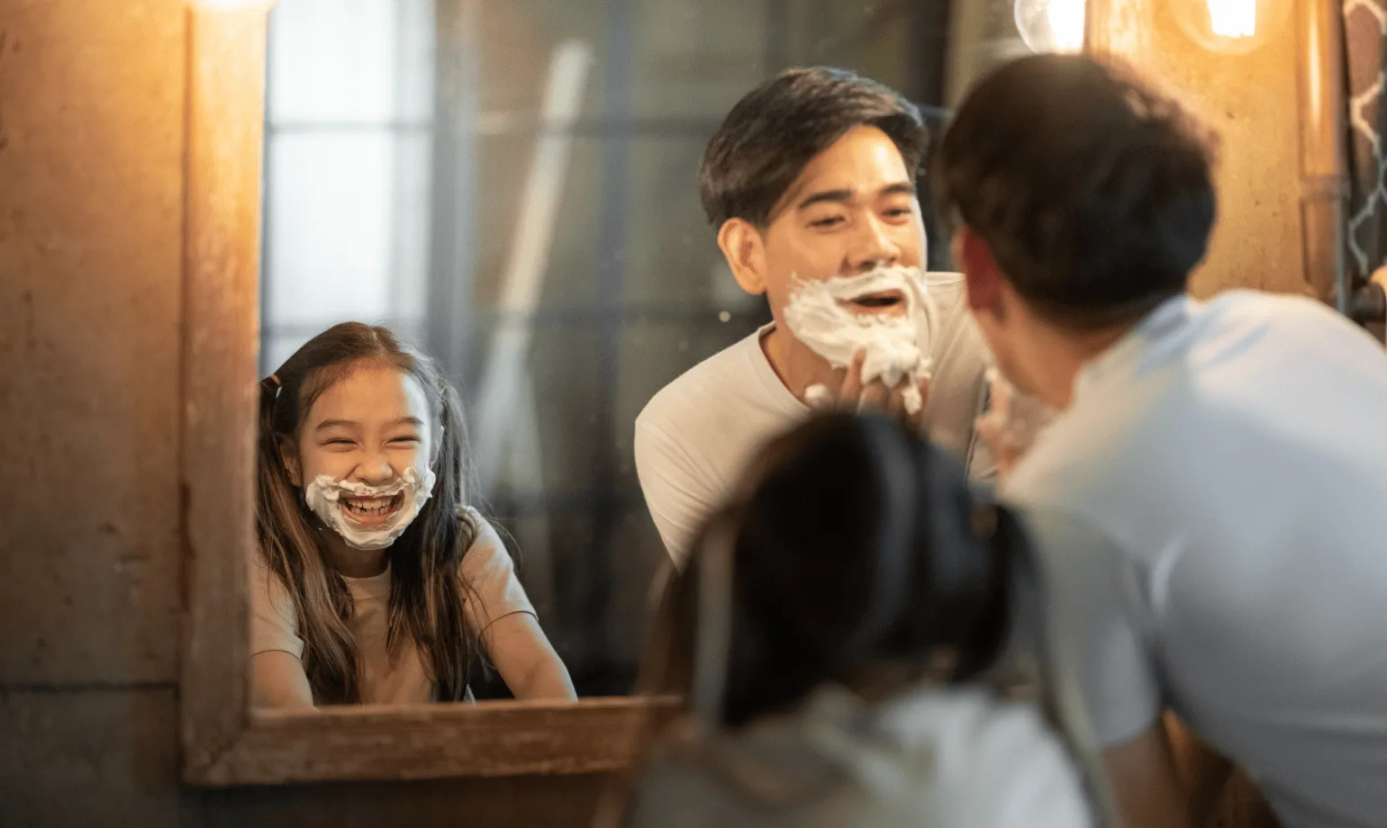 Jouez avec la mousse à raser