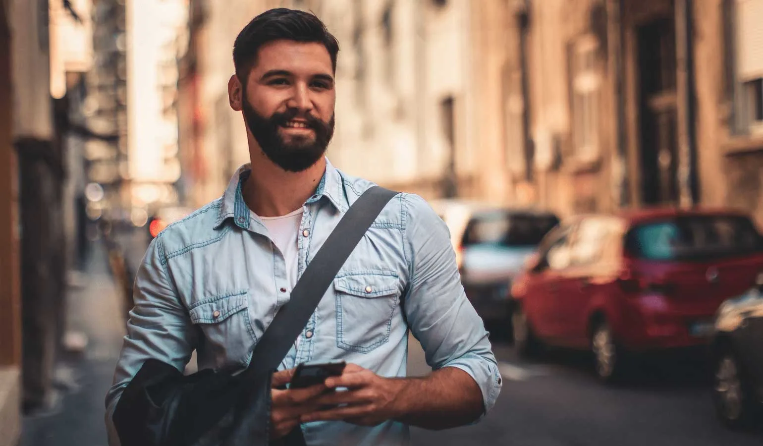 Un homme à barbe