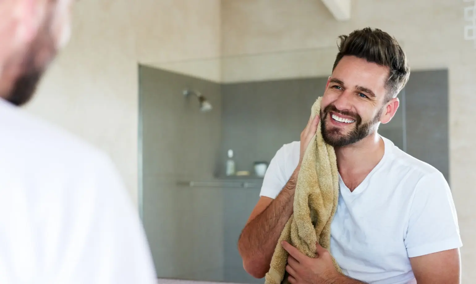 Intégrer le gommage comme soin de barbe