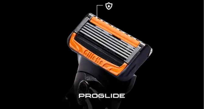 Bande lubrifiante à l'avant des lames de votre cartouche de rasoir Gillette