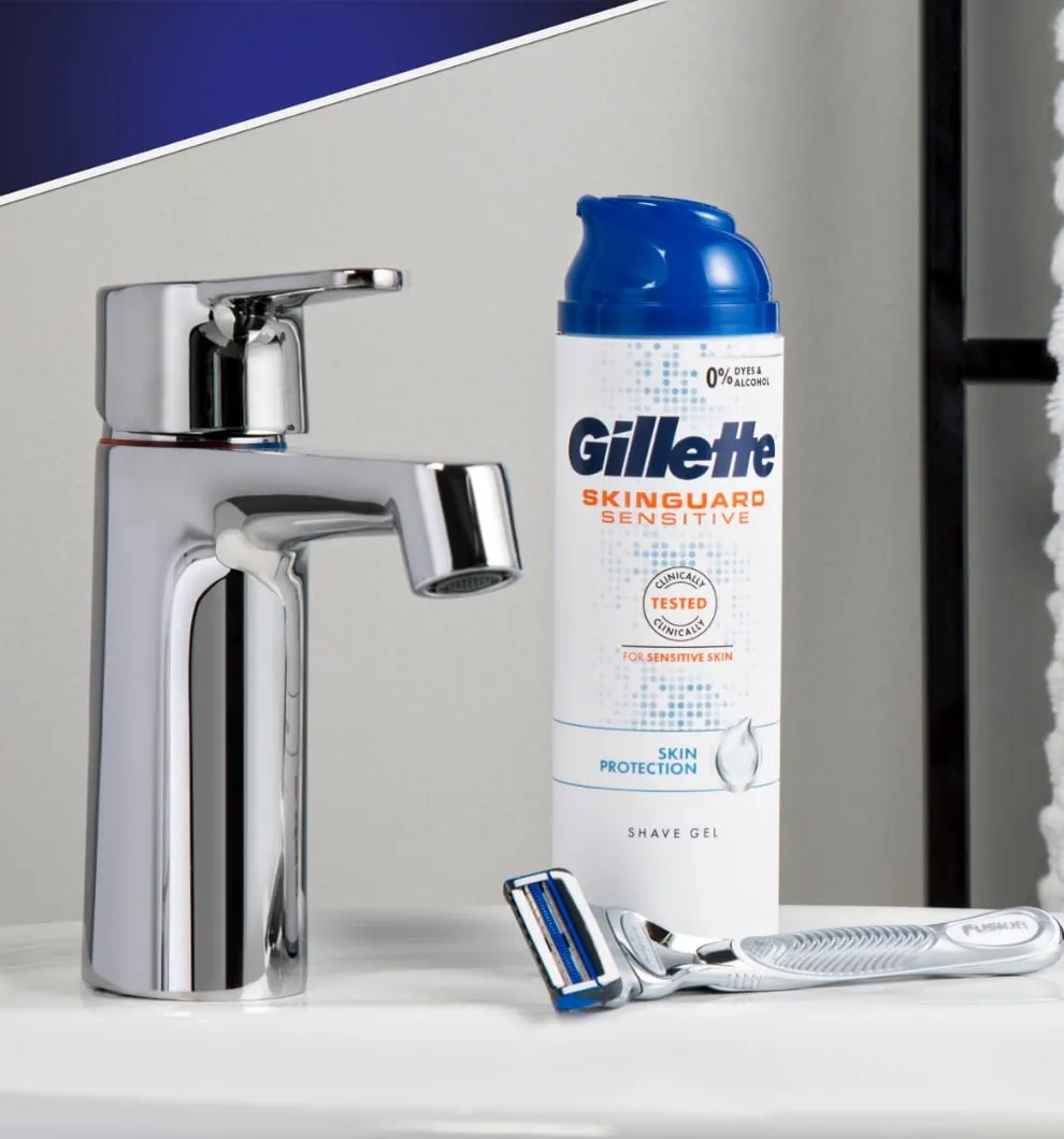 Gel à raser Gillette SkinGuard Sensitive pour peaux sensibles